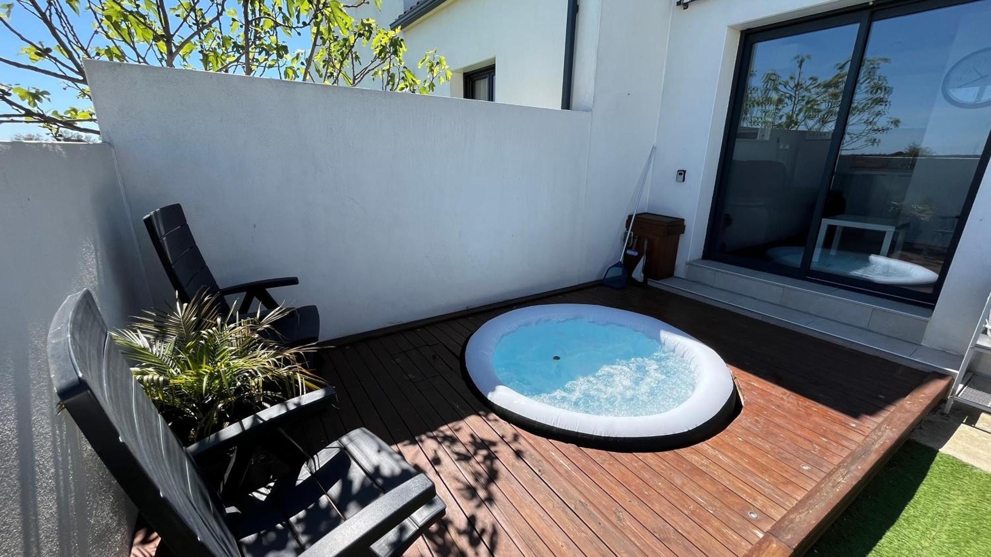 Appartement Avec Spa-Avril A Sept-Camargue 4 Personnes Saint-Laurent-dʼAigouze Exterior foto